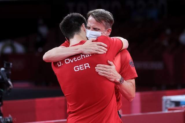 其中包括一 其中包括一